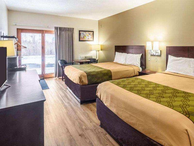 Econo Lodge Cadillac By Choice Dış mekan fotoğraf