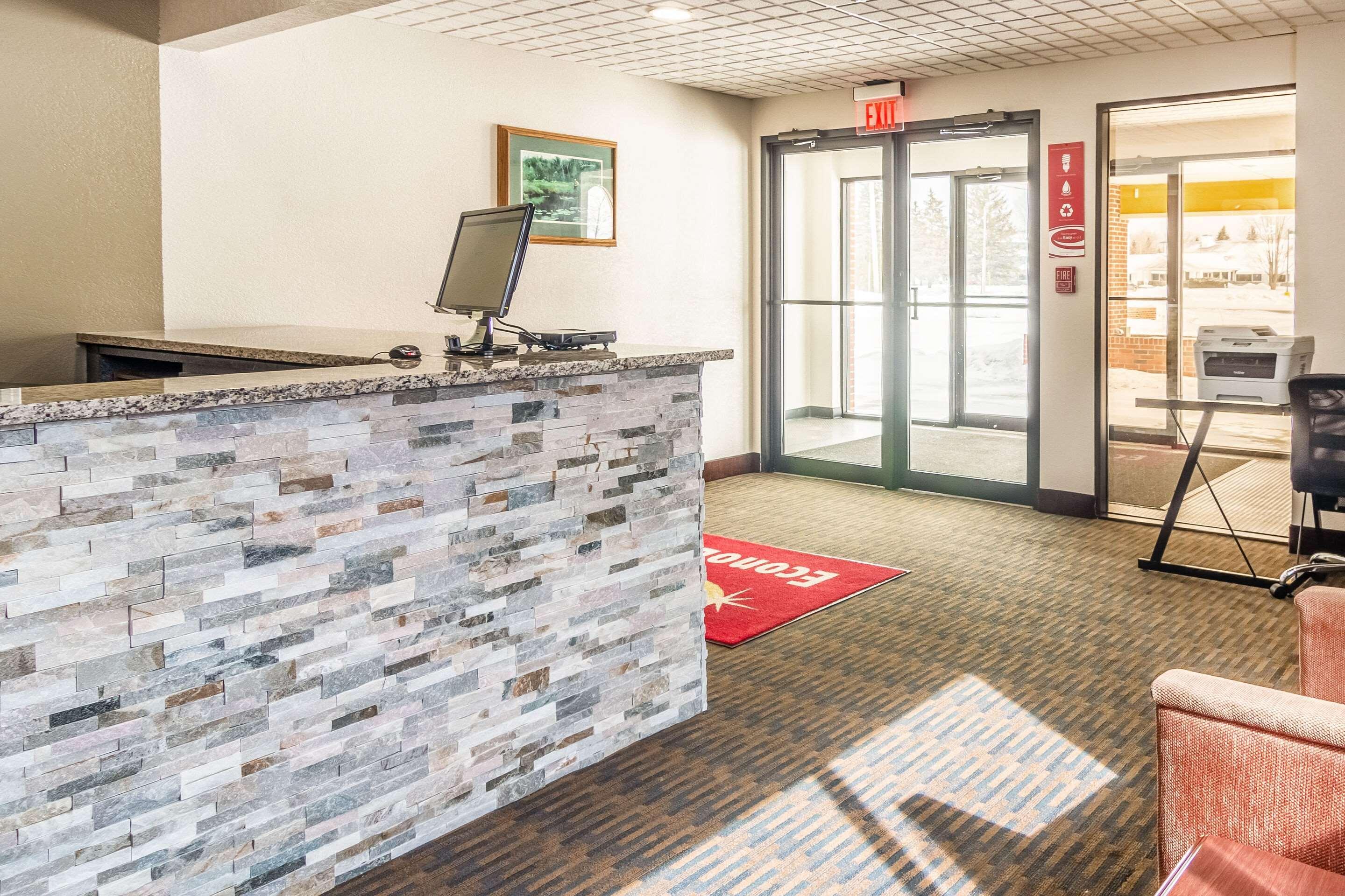 Econo Lodge Cadillac By Choice Dış mekan fotoğraf