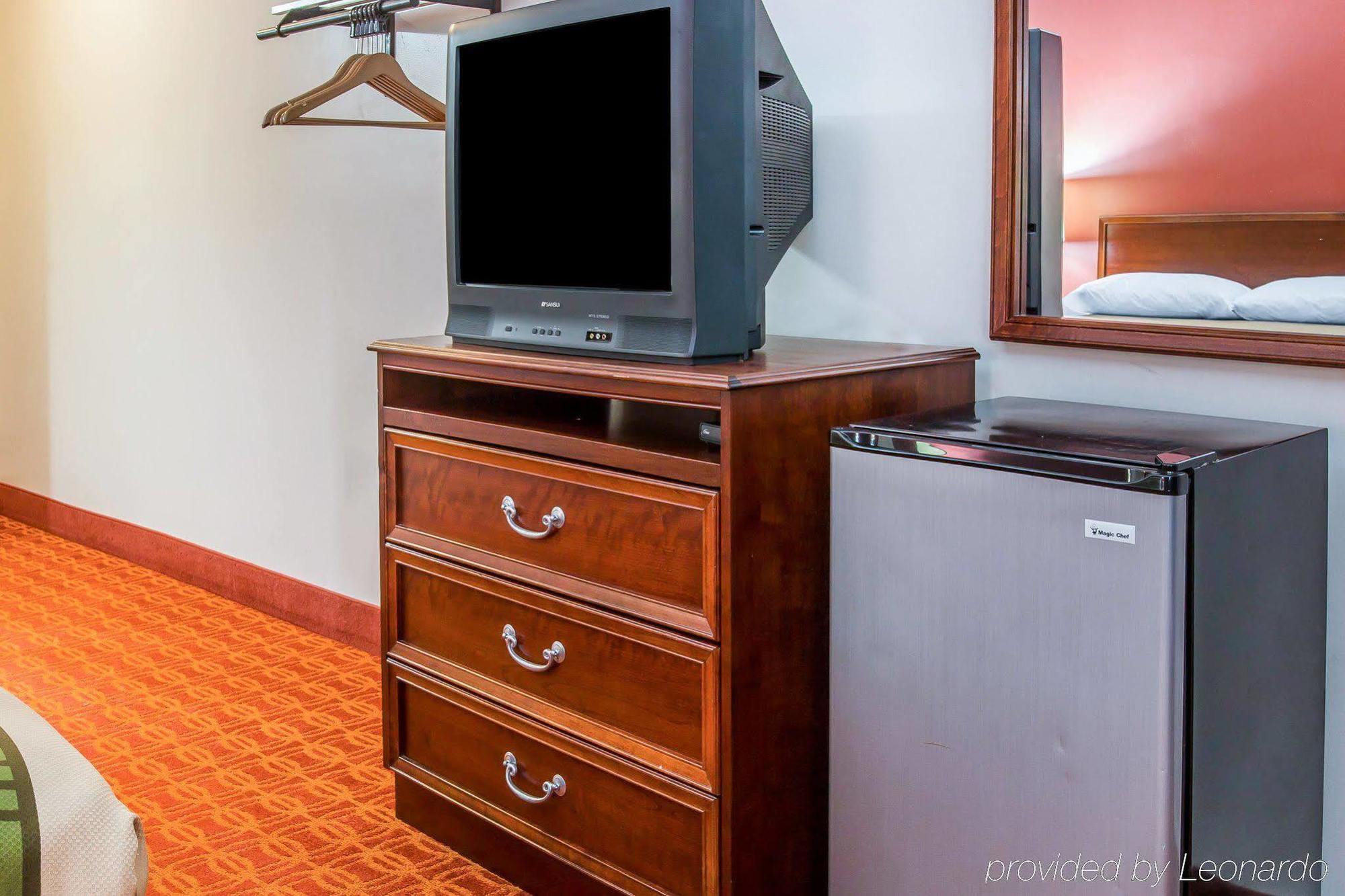 Econo Lodge Cadillac By Choice Dış mekan fotoğraf