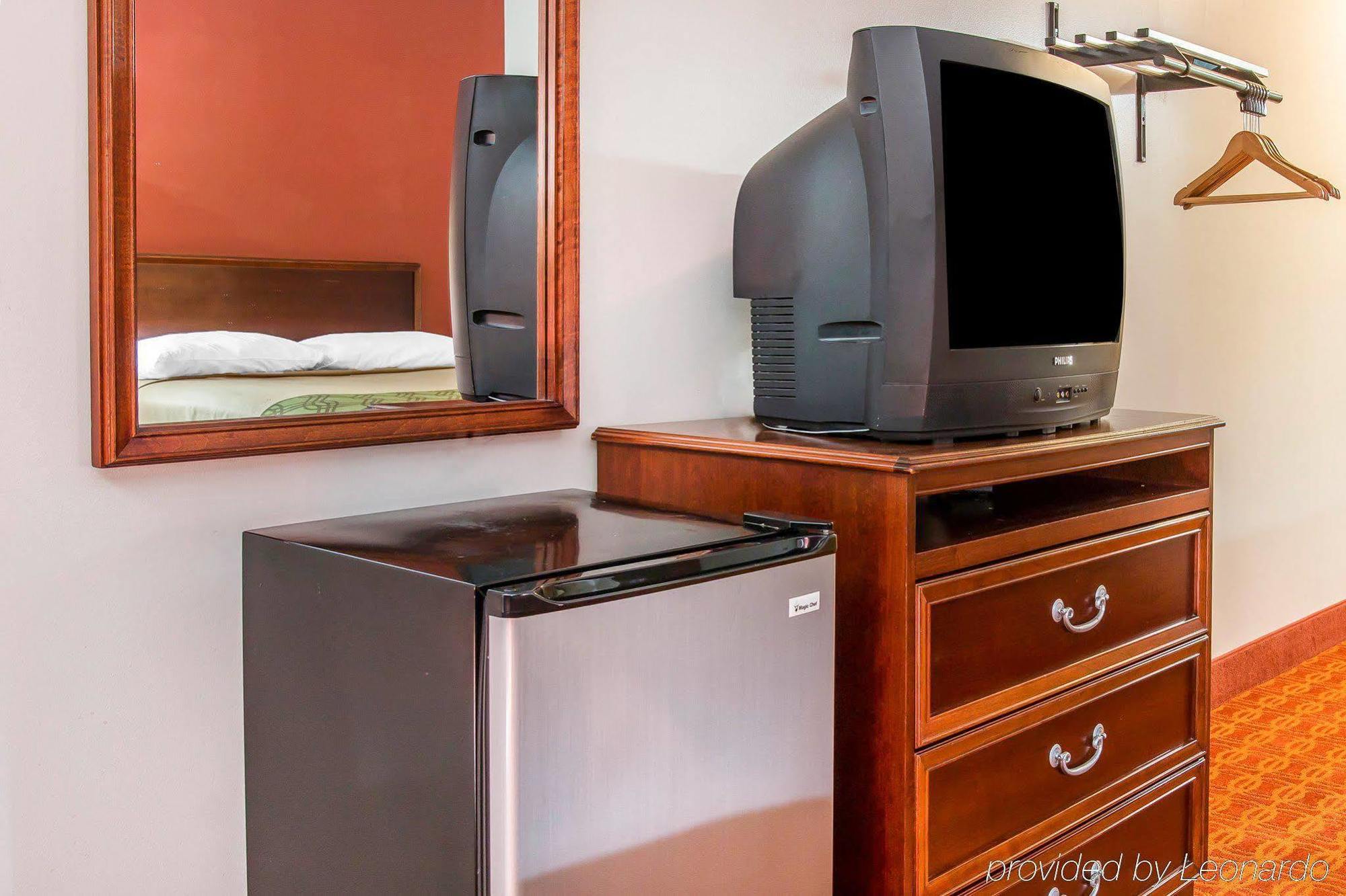 Econo Lodge Cadillac By Choice Dış mekan fotoğraf