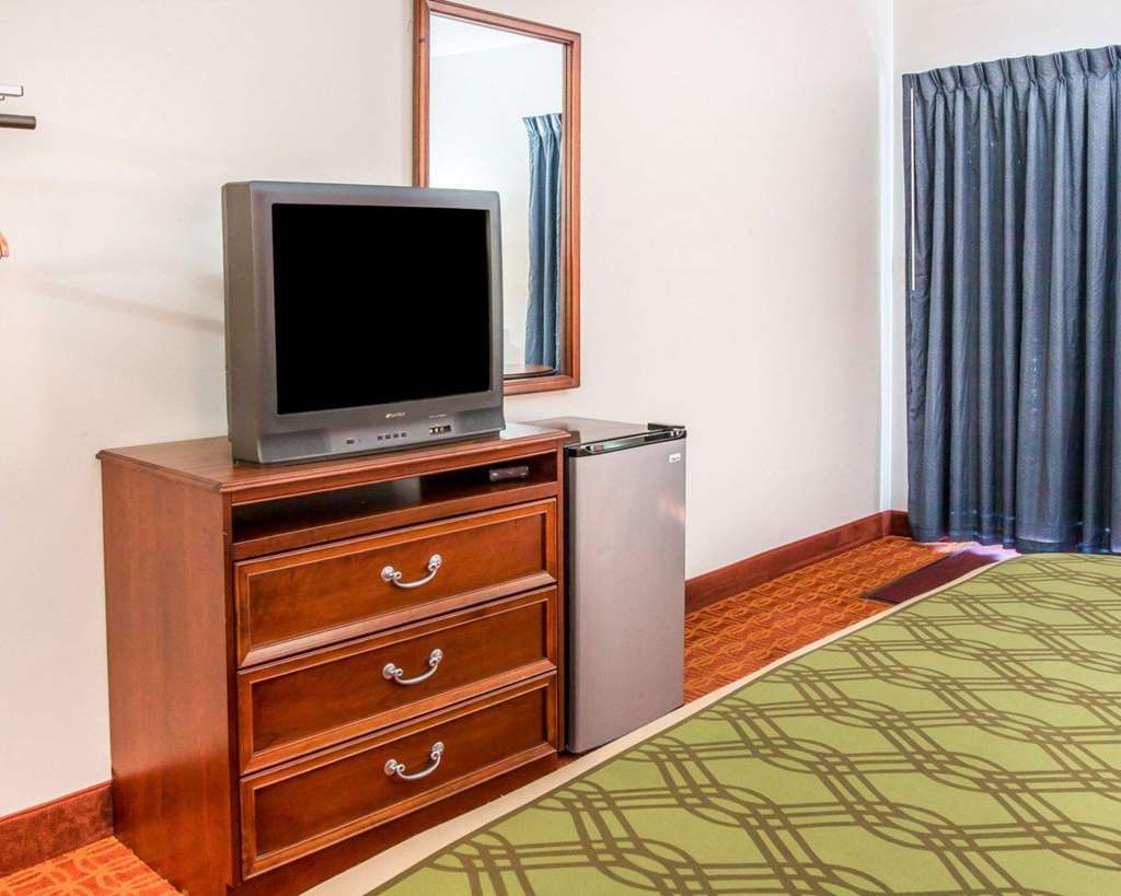 Econo Lodge Cadillac By Choice Oda fotoğraf